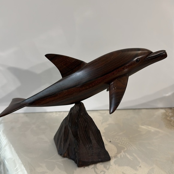Wooden Carved Dolphin Statue Sculpture On Stand Rustic Beach Nautical - Picture 3 of 3